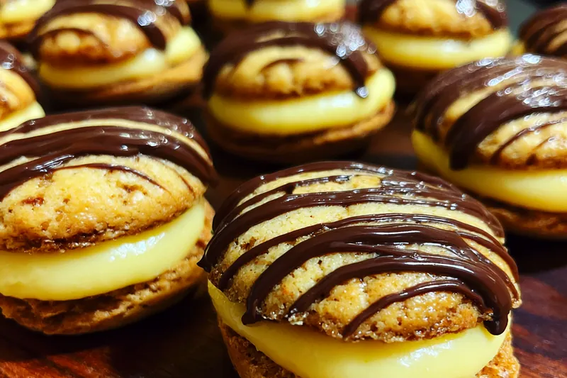 Cooking process for Creamy Chocolate Drizzled Cookies