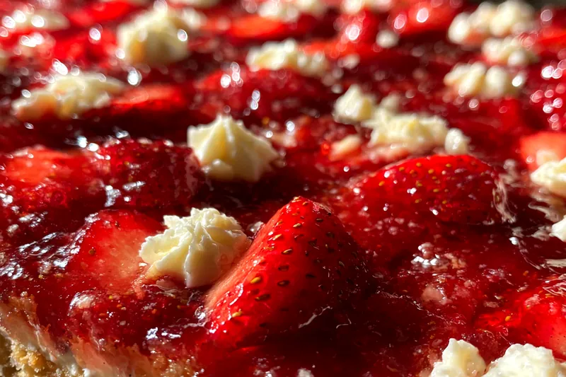 Cooking process for Strawberry Cheesecake Crumble Delight